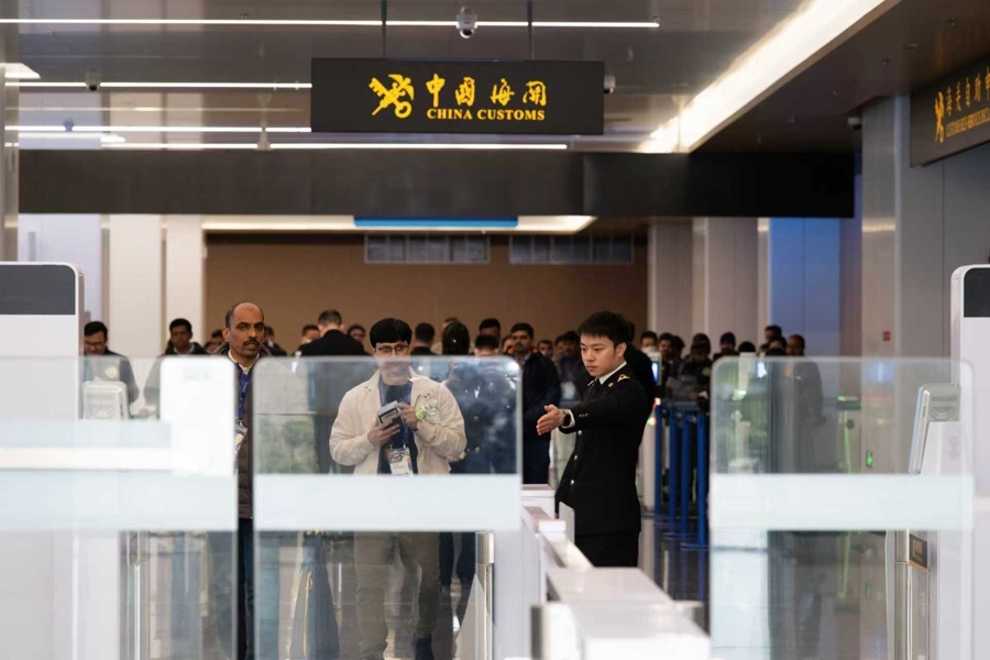 Шанхайский суперхаб принял 36 тысяч гостей за первый месяц работы