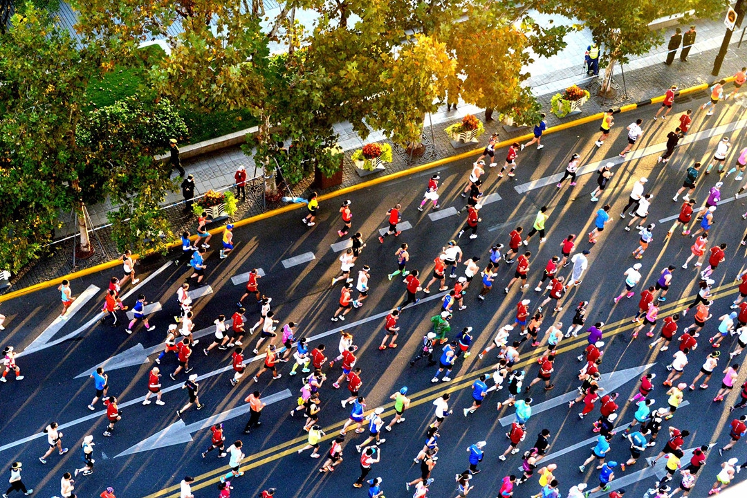 Объявление о введении временных мер по регулированию дорожного движения во время проведения Шанхайского марафона 2025 года