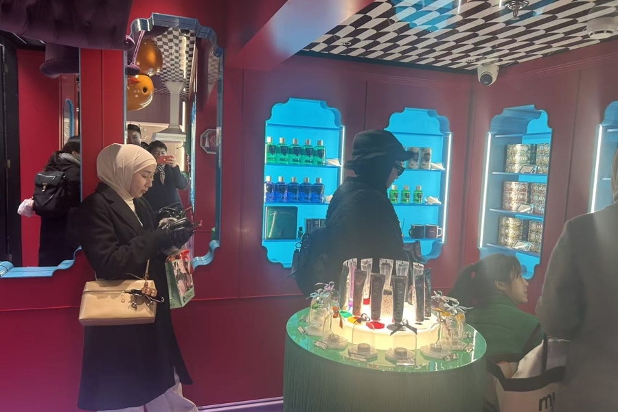 Шанхай становится первым городом для въездного потребления в Китае