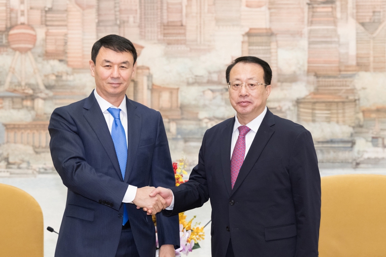 Мэр города Гун Чжэн провел встречу с акимом города Алматы Дарханым Сатыбалды