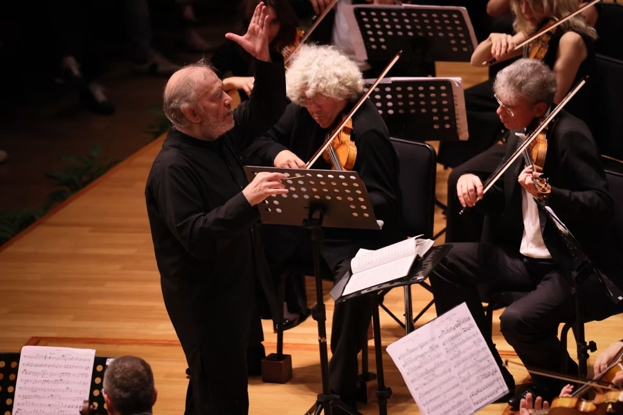 Валерий Гергиев и Симфонический оркестр Мариинского театра представили полный концертный цикл симфоний Малера за пять дней