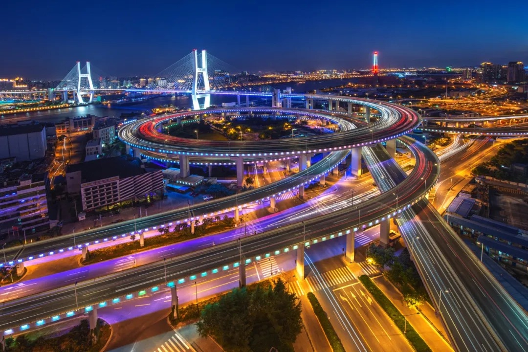 Опубликован «Аналитический отчет о развитии комплексной транспортной системы Шанхая за 2025 год»
