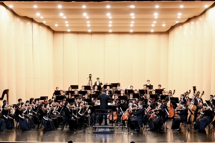 «От реки Хуанпу до берегов Волги»: Шанхайский филармонический оркестр открыл российско-китайский музыкальный диалог премьерой симфонии