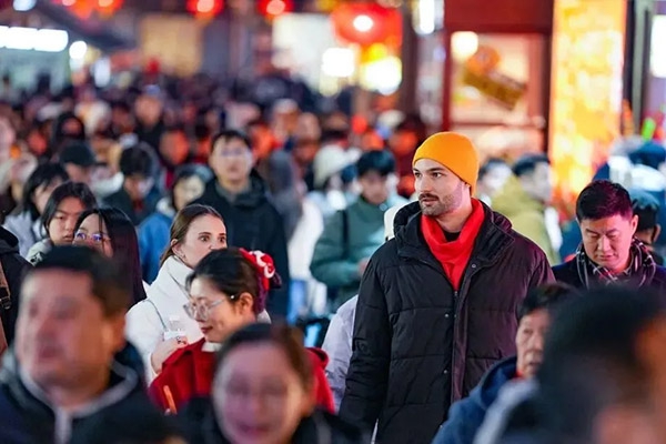 Шанхай принял более 21 миллиона гостей в период праздника Весны