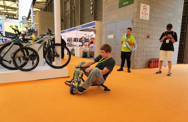 В Шанхае проходит Китайская международная выставка велосипедов